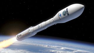 белая ракета выпускает пламя из двигателей, пролетая над изгибом Земли в космос.