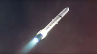 Тяжелая ракета-носитель New Glenn с ревом направляется к околоземной орбите.